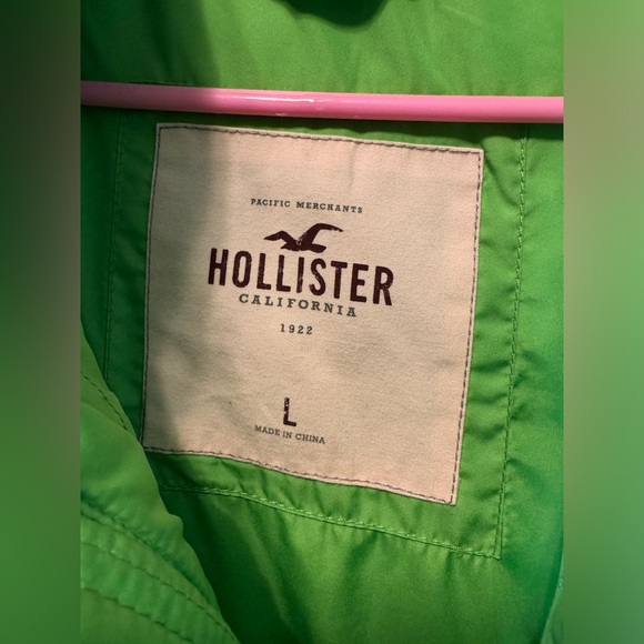 Hollister Men’s Bright Green Quilted Vest⭐️ - Picture 5 of 12